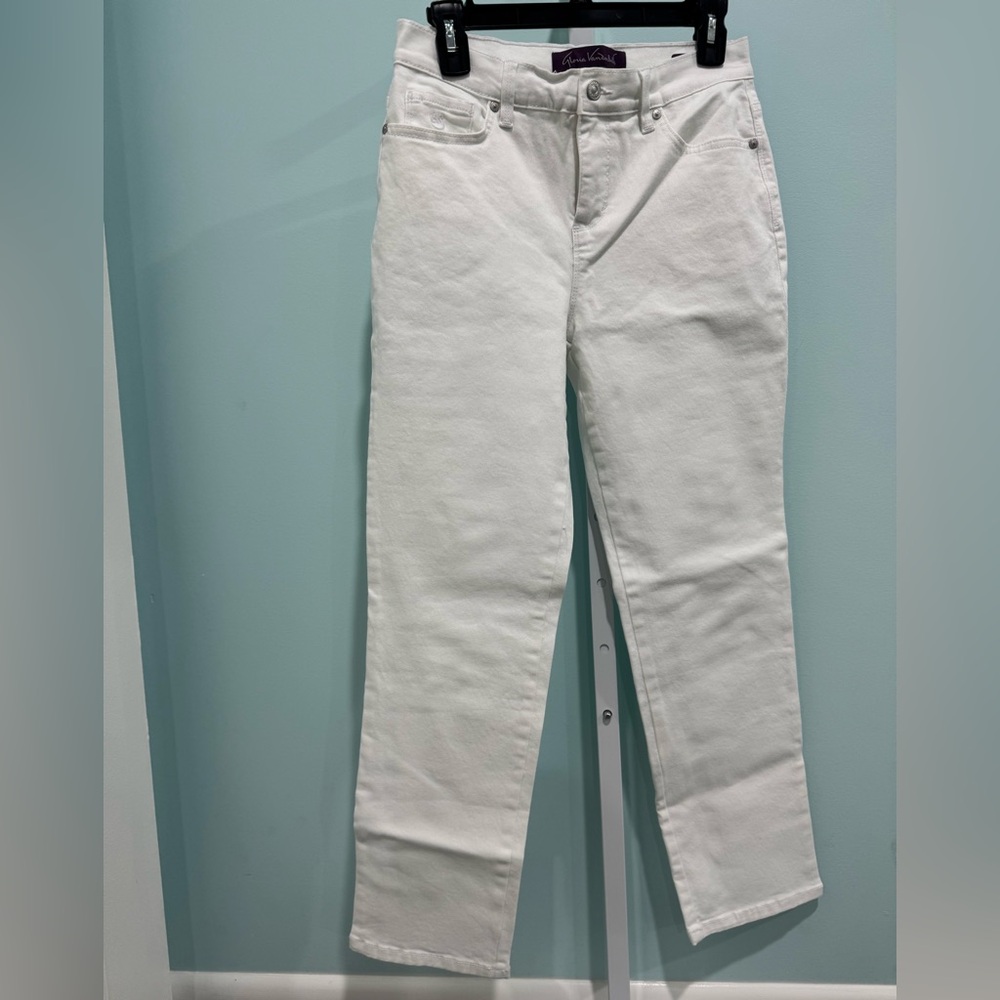 Gloria Vanderbilt White Straight Leg Jeans